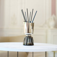 Görseli Galeri görüntüleyiciye yükleyin, Cedre Cam Hazneli Difüzör Gold 4