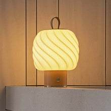 Görseli Galeri görüntüleyiciye yükleyin, Dondurma Led Lamba V4