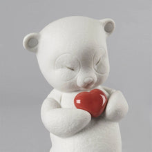 Görseli Galeri görüntüleyiciye yükleyin, Kırmızı Kalpli Ayıcık Heykeli V2