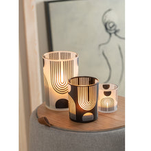 Görseli Galeri görüntüleyiciye yükleyin, Art Deco Desenli Beyaz Mumluk