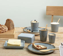 Görseli Galeri görüntüleyiciye yükleyin, Açık Mavi Ekmek Tabağı