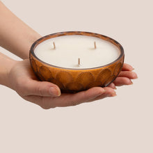 Görseli Galeri görüntüleyiciye yükleyin, Cherx Sandal Ağacı Kokulu Cam Kapaklı Mum