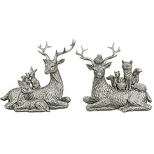 Görseli Galeri görüntüleyiciye yükleyin, Küçük Hayvanlı Oturan Geyik