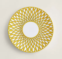 Görseli Galeri görüntüleyiciye yükleyin, Soleil D'Hermès 8 Kişilik Yemek Takımı