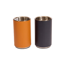 Görseli Galeri görüntüleyiciye yükleyin, Lacivert Deri Şişe Soğutucu