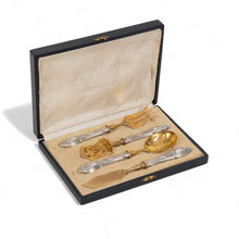 Görseli Galeri görüntüleyiciye yükleyin, Orijinal Ahşap Kutusunda Gümüş ve Altın Kaplama 4 Parça Ordövr Servis Takımı