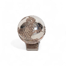 Görseli Galeri görüntüleyiciye yükleyin, Christofle Dünya Şeklinde Kağıt Ağırlığı