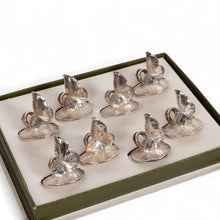 Görseli Galeri görüntüleyiciye yükleyin, Christofle Orijinal Kutusunda 20. Yüzyıl Üretimi 8 Adet Yaprak Desenli İsimlik 2