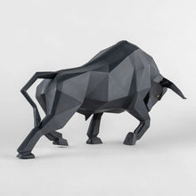 Görseli Galeri görüntüleyiciye yükleyin, Mat Siyah Boğa Heykeli V3