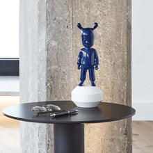 Görseli Galeri görüntüleyiciye yükleyin, Misafir Küçük Lacivert Heykel V2