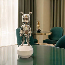 Görseli Galeri görüntüleyiciye yükleyin, Misafir Küçük Gümüş Heykel V3