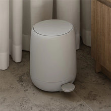Görseli Galeri görüntüleyiciye yükleyin, Pedallı Krem Rengi Çöp Kovası V4