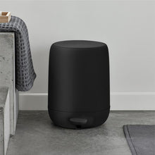 Görseli Galeri görüntüleyiciye yükleyin, Pedallı Siyah Çöp Kovası V2