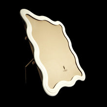 Görseli Galeri görüntüleyiciye yükleyin, Ripple Beyaz Çerçeve 2