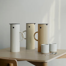 Görseli Galeri görüntüleyiciye yükleyin, Stelton Em77 Krem Rengi Termos