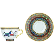 Görseli Galeri görüntüleyiciye yükleyin, Hermès Cheval D&#39;orient Çay Fincanı ve Tabağı
