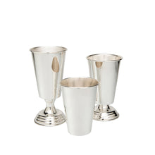 Görseli Galeri görüntüleyiciye yükleyin, Luxuria Gümüş Ayaklı Vazo