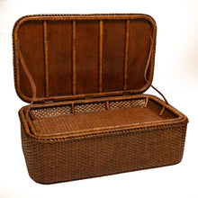 Görseli Galeri görüntüleyiciye yükleyin, Rattan İçi Tepsili Sandık