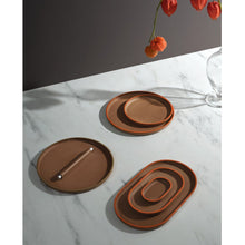 Görseli Galeri görüntüleyiciye yükleyin, Bej Yuvarlak Deri Servis