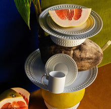 Görseli Galeri görüntüleyiciye yükleyin, Perlee Beyaz Porselen Silindir Dekoratif Kase