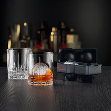 Görseli Galeri görüntüleyiciye yükleyin, Luxuria-Natchmann-Spiegelau Perfect Serve 2 Viski Bardağı Ve 2 Buz Kalıbı