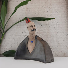 Görseli Galeri görüntüleyiciye yükleyin, Saliha Kartal Siyah Külhan Beyi Figürü