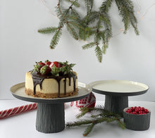 Görseli Galeri görüntüleyiciye yükleyin, Esma Dereboy Ağaç Ayaklı Büyük Boy Yuvarlak Tabak Siyah Fildişi Siyah Mat Parlak