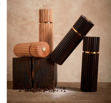 Görseli Galeri görüntüleyiciye yükleyin, Ionic Doğal Meşe Tuz Biber Değirmeni