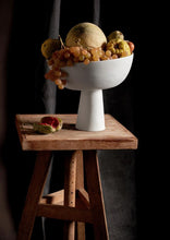 Görseli Galeri görüntüleyiciye yükleyin, Terra Beyaz Orta Boy Ayaklı Kase