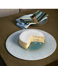 Görseli Galeri görüntüleyiciye yükleyin, Terra Mavi ve Beyaz Yuvarlak Peynir Servisi