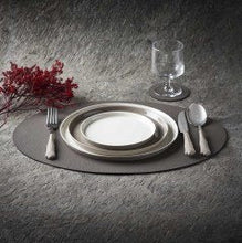 Görseli Galeri görüntüleyiciye yükleyin, Esma Dereboy Vizon Deri Amerikan Servis Oval