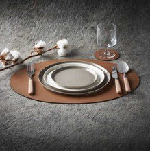 Görseli Galeri görüntüleyiciye yükleyin, Esma Dereboy Taba Rengi Deri Oval Amerikan Servis