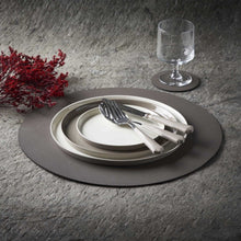 Görseli Galeri görüntüleyiciye yükleyin, Esma Dereboy Vizon Yuvarlak Deri Amerikan Servis