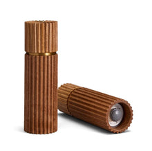 Görseli Galeri görüntüleyiciye yükleyin, Ionic Doğal Meşe Tuz Biber Değirmeni