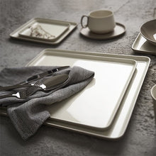 Görseli Galeri görüntüleyiciye yükleyin, Esma Dereboy Kare Pasta Tabağı Parlak Taş Ve Fildişi