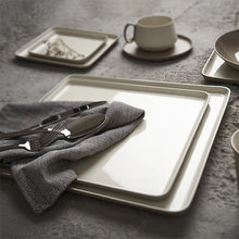 Görseli Galeri görüntüleyiciye yükleyin, Esma Dereboy Kare Servis Tabağı Parlak Taş Ve Fildişi