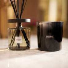 Görseli Galeri görüntüleyiciye yükleyin, Figue İncir ve Odun Kokulu Cam Hazneli Difüzör 3
