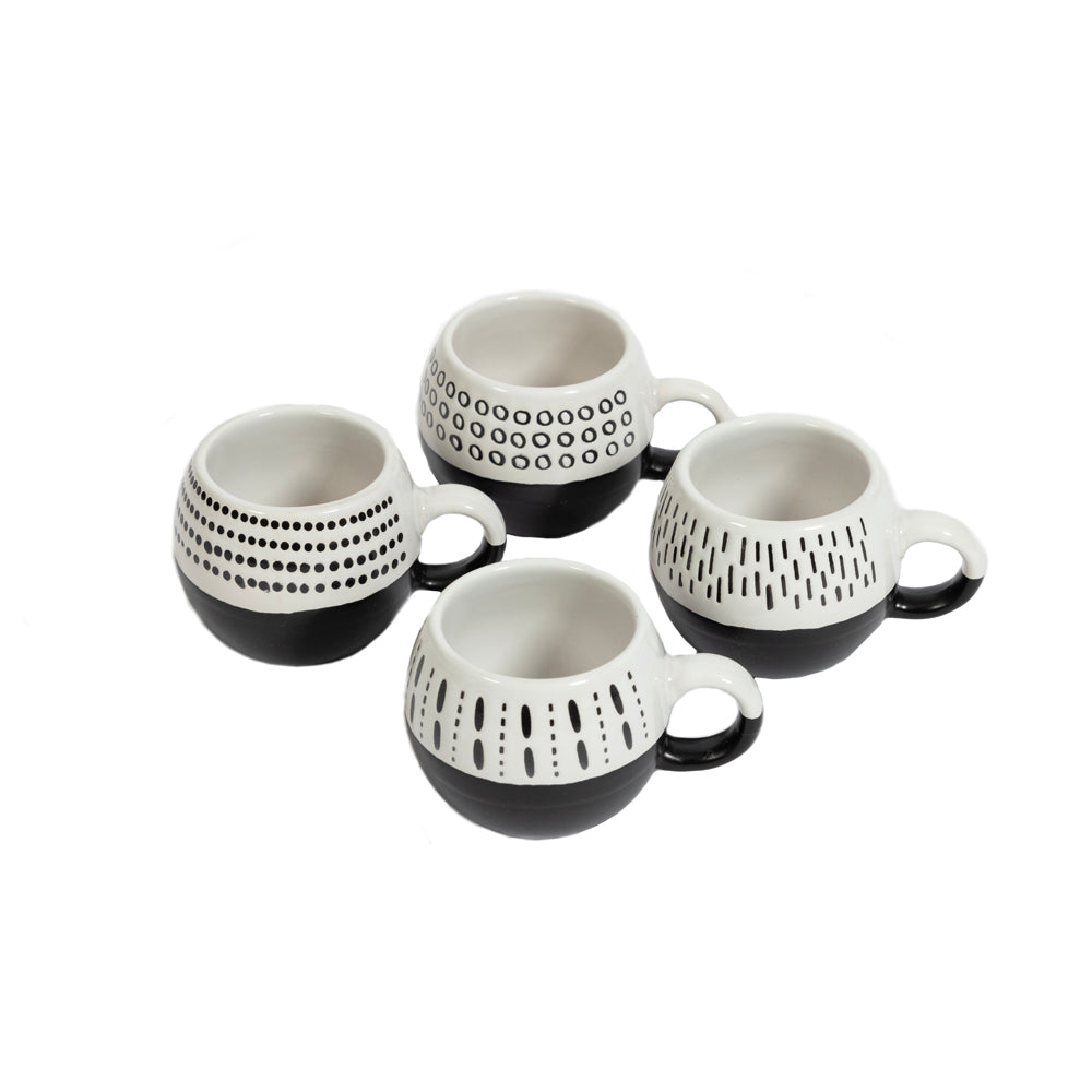 Siyah Beyaz Desenli 4'Lü Espresso Fincan Seti