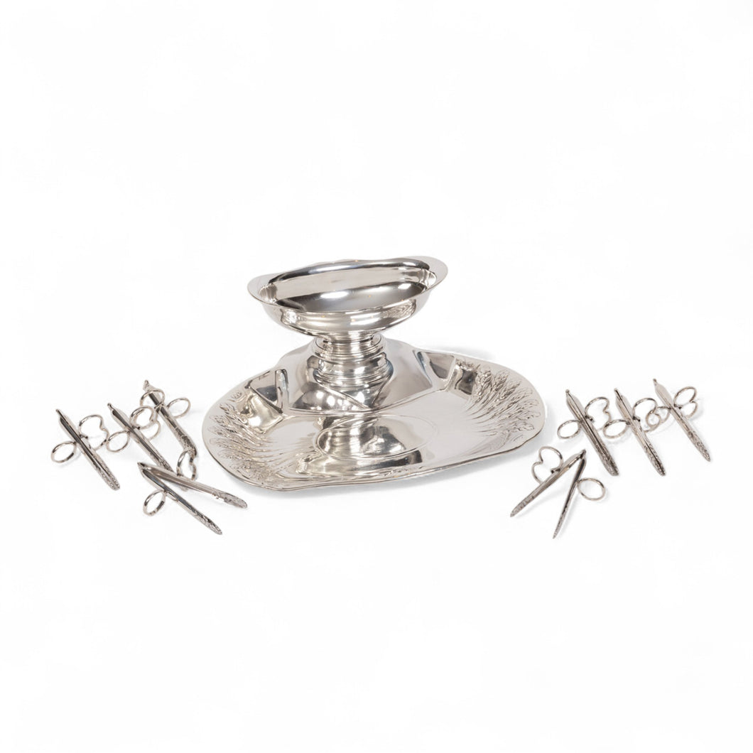 Christofle Sosluklu Kuşkonmaz Desenli Oval Servis ve 6 Adet Kuşkonmaz Tutacağı