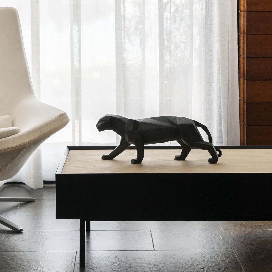 Mat Siyah Panter Heykeli V2