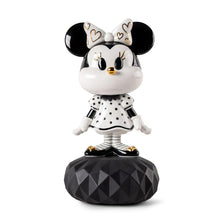 Görseli Galeri görüntüleyiciye yükleyin, Minnie Mouse Heykeli

