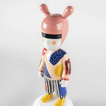 Görseli Galeri görüntüleyiciye yükleyin, Misafir by Camille Walala Büyük Heykel V3
