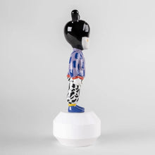 Görseli Galeri görüntüleyiciye yükleyin, Misafir by Camille Walala Küçük Heykel V4
