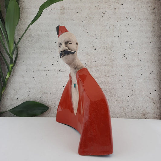 Kırmızı Külhan Beyi Figürü 26x29 cm