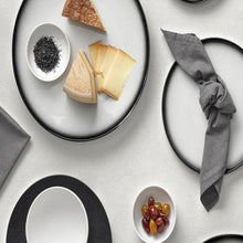Görseli Galeri görüntüleyiciye yükleyin, Maxwell &amp; Williams Caviar 6 Kişilik 18 Parça Yemek Takımı
